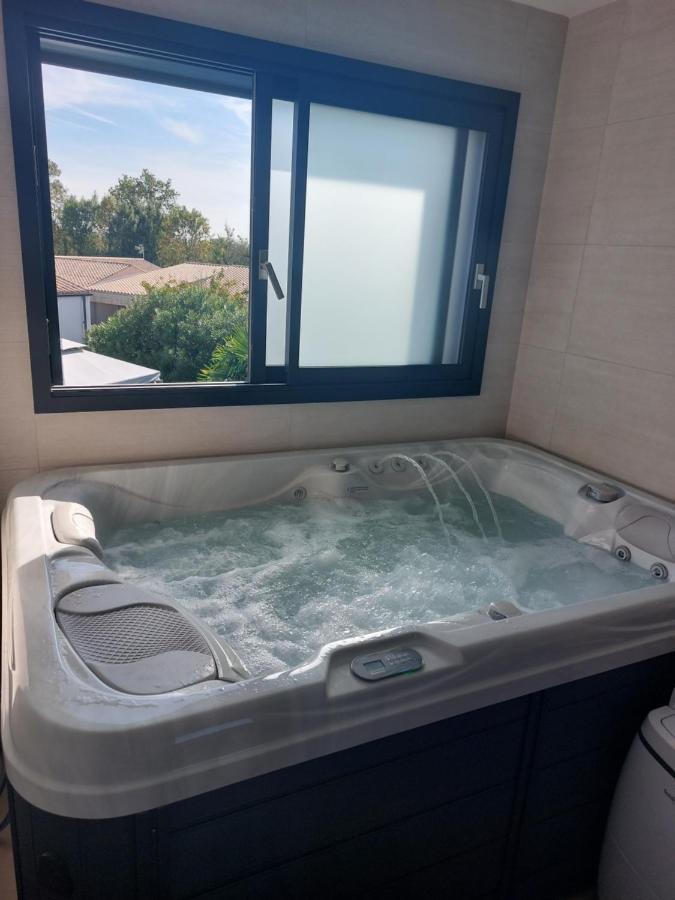 Suites By Aix Keys Avec Jacuzzi Privatif 5 Min Des Plages Fouras Saint-Laurent-de-la-Prée Esterno foto